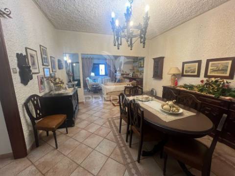 ? vivenda de 1.º andar à venda na encantadora vila de nisa