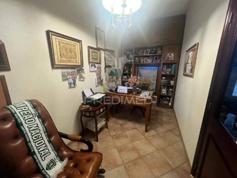 ? vivenda de 1.º andar à venda na encantadora vila de nisa