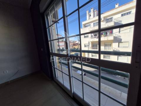 Apartamento t3 com garagem e sótão - pinhal novo