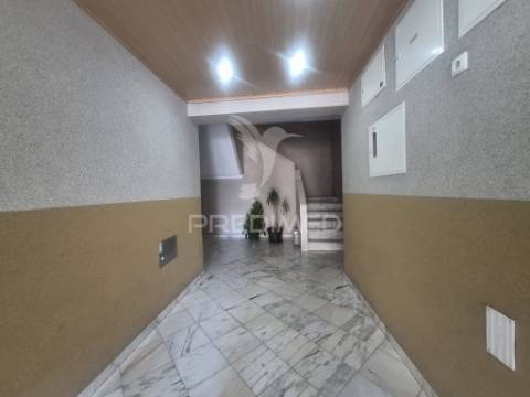 Apartamento t3 com garagem e sótão - pinhal novo