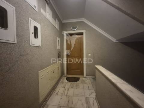 Apartamento t3 com garagem e sótão - pinhal novo