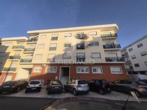 Apartamento t3 com garagem e sótão - pinhal novo