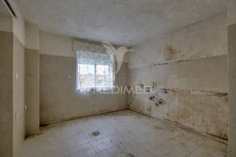 Apartamento t2 para remodelação total