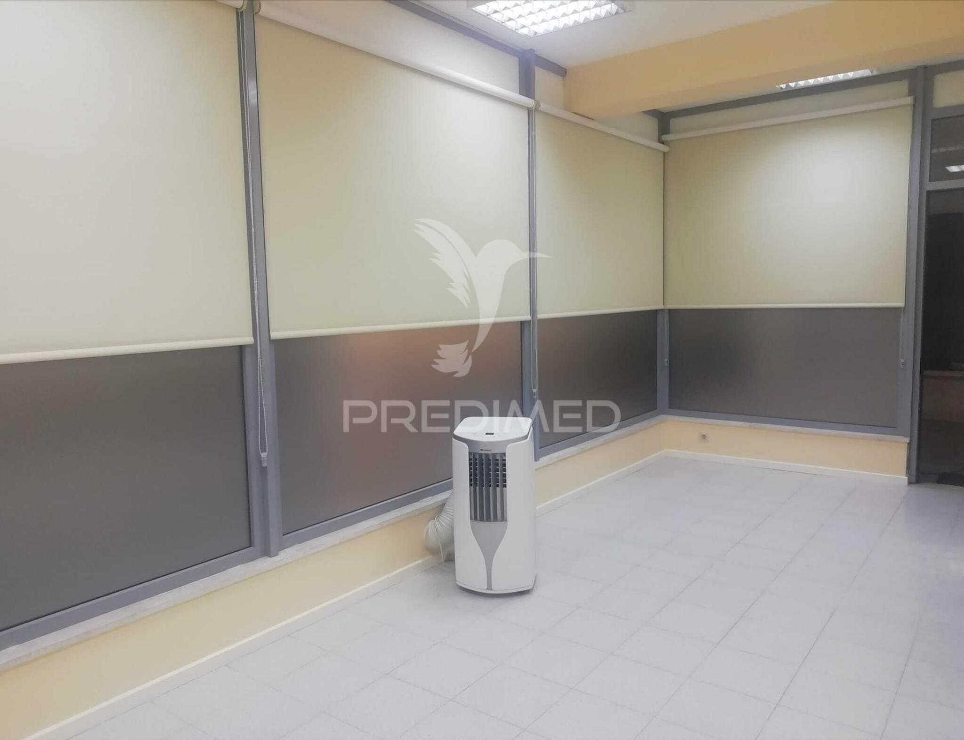 Escritório, remodelado numa das principais avenidas do peso da régua