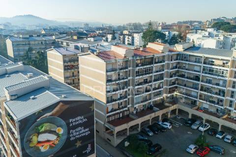 Apartamento t3 para venda na rua dos congregados.