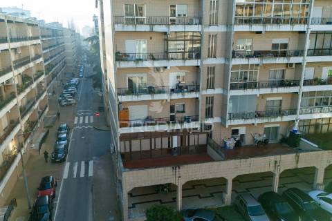 Apartamento t3 para venda na rua dos congregados.