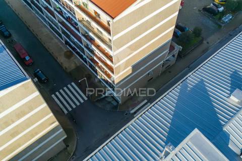 Apartamento t3 para venda na rua dos congregados.