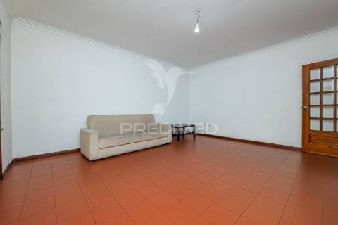 Apartamento t3 para venda na rua dos congregados.