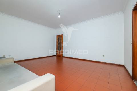 Apartamento t3 para venda na rua dos congregados.