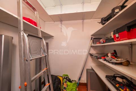 Apartamento t3 para venda na rua dos congregados.