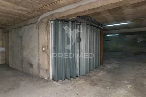 Apartamento t3 para venda na rua dos congregados.