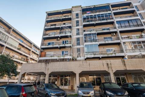Apartamento t3 para venda na rua dos congregados.