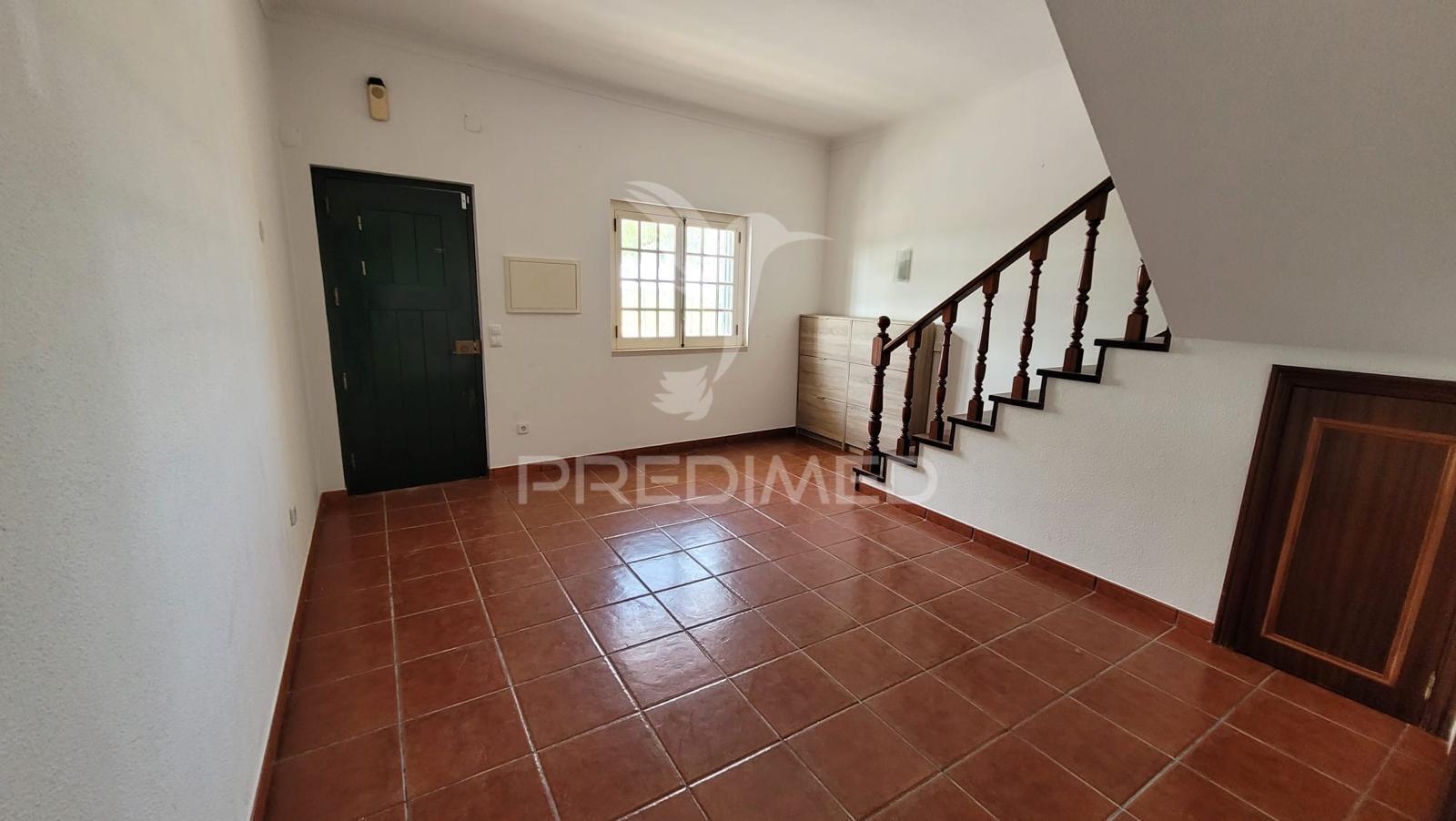 Moradia com 4 quartos no centro de salvaterra de magos