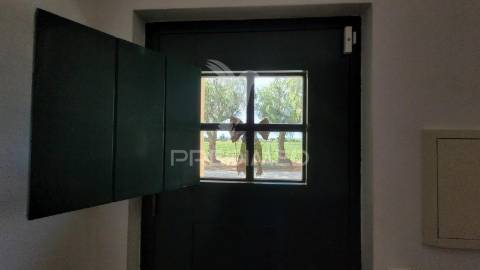 Moradia com 4 quartos no centro de salvaterra de magos