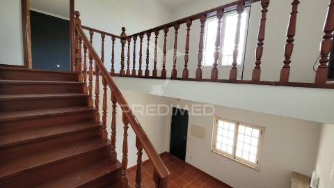 Moradia com 4 quartos no centro de salvaterra de magos