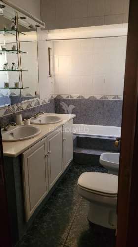 Moradia com 4 quartos no centro de salvaterra de magos