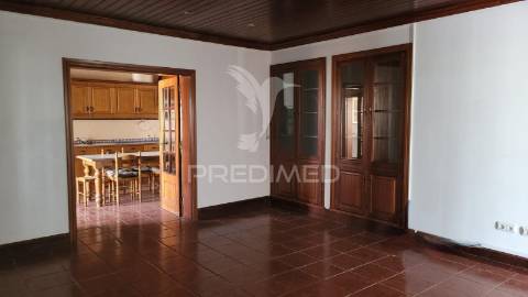 Moradia com 4 quartos no centro de salvaterra de magos