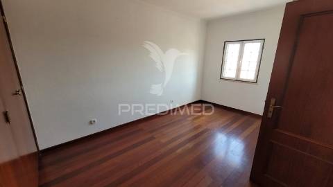 Moradia com 4 quartos no centro de salvaterra de magos