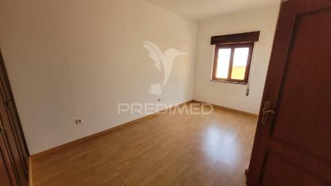 Moradia com 4 quartos no centro de salvaterra de magos