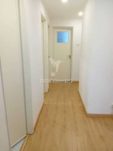 Lisboa t3 benfica junto av.uruguai remodelado