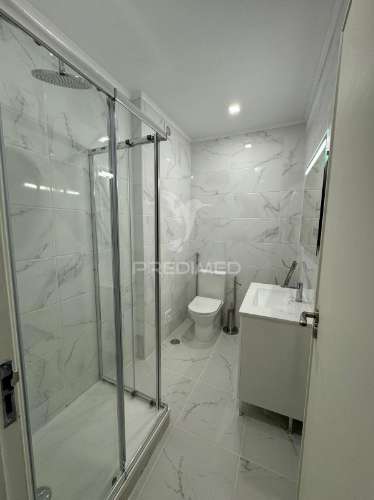 Lisboa t3 benfica junto av.uruguai remodelado