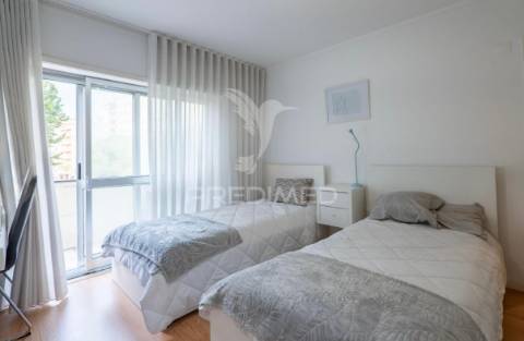 Apartamento t3 com terraço em matosinhos