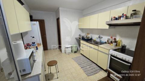 Apartamento t3 junto a praça velasquez