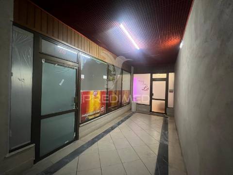 Espaço comercial à venda na rua professor mota leite para venda.