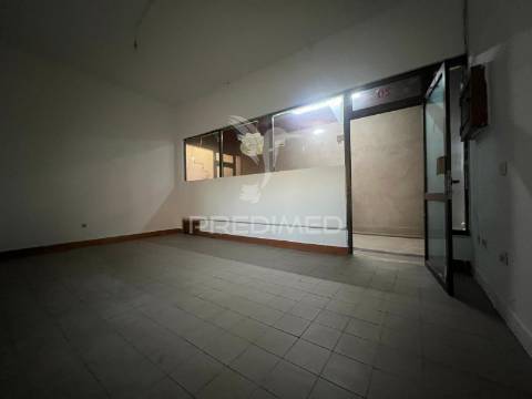 Espaço comercial à venda na rua professor mota leite para venda.