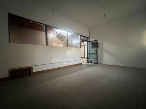 Espaço comercial à venda na rua professor mota leite para venda.