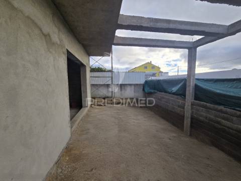 Moradia geminada t3 c/pérgula, pinhal general - fernão ferro