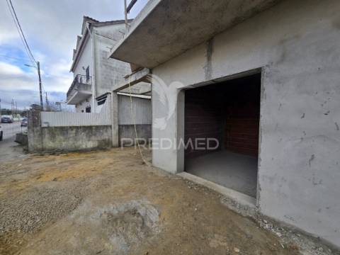 Moradia geminada t3 c/pérgula, pinhal general - fernão ferro