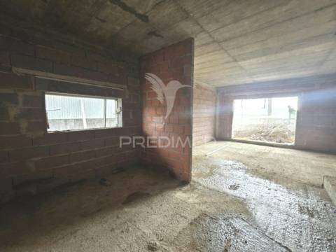 Moradia geminada t3 c/pérgula, pinhal general - fernão ferro