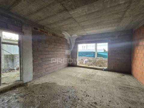 Moradia geminada t3 c/pérgula, pinhal general - fernão ferro