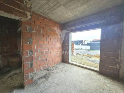 Moradia geminada t3 c/pérgula, pinhal general - fernão ferro