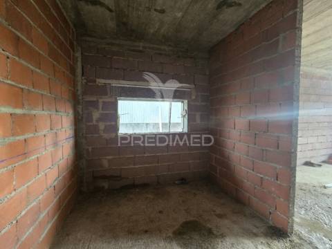 Moradia geminada t3 c/pérgula, pinhal general - fernão ferro