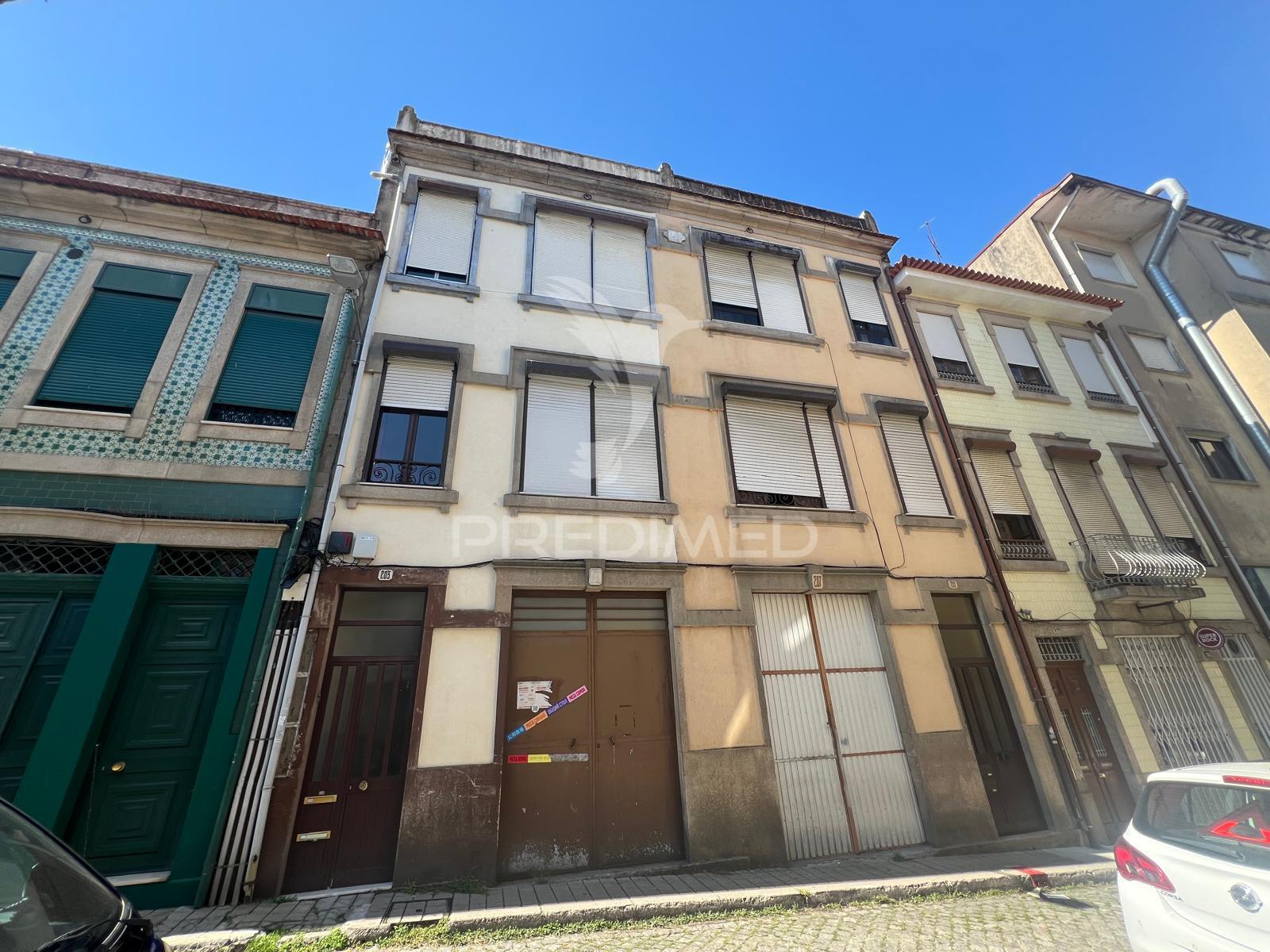 Prédio residencial à venda na rua de miraflor, 209 campanhã, porto