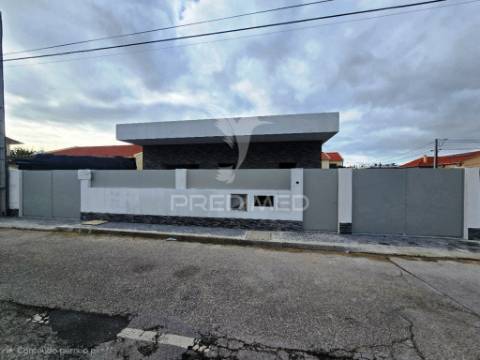 Moradia isolada térrea t3+1, qta. laranjeiras - fernão fero