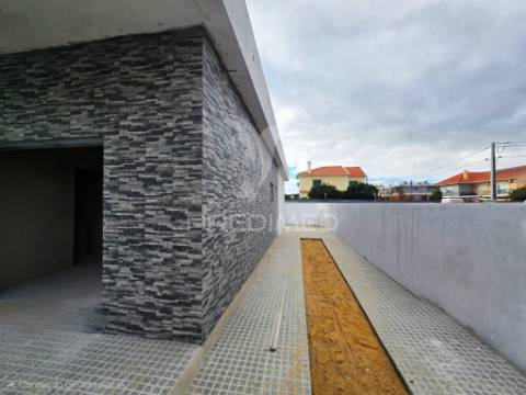 Moradia isolada térrea t3+1, qta. laranjeiras - fernão fero