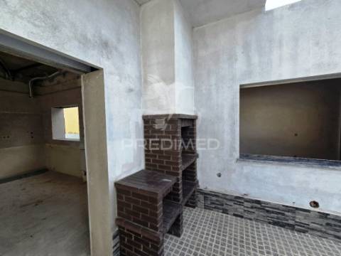 Moradia isolada térrea t3+1, qta. laranjeiras - fernão fero