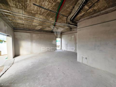 Moradia isolada térrea t3+1, qta. laranjeiras - fernão fero