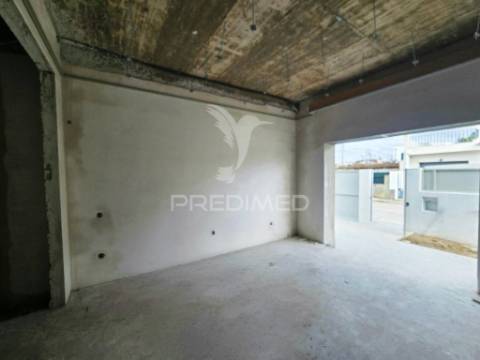 Moradia isolada térrea t3+1, qta. laranjeiras - fernão fero