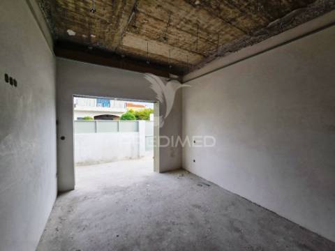 Moradia isolada térrea t3+1, qta. laranjeiras - fernão fero