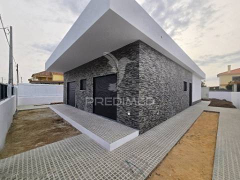 Moradia isolada térrea t4, qta. laranjeiras - fernão fero