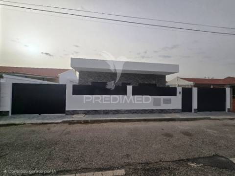 Moradia isolada térrea t4, qta. laranjeiras - fernão fero