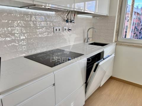 Duplex t4 a estrear com terraço em queluz de baixo, oeiras