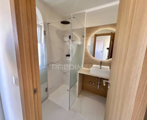 Duplex t4 a estrear com terraço em queluz de baixo, oeiras