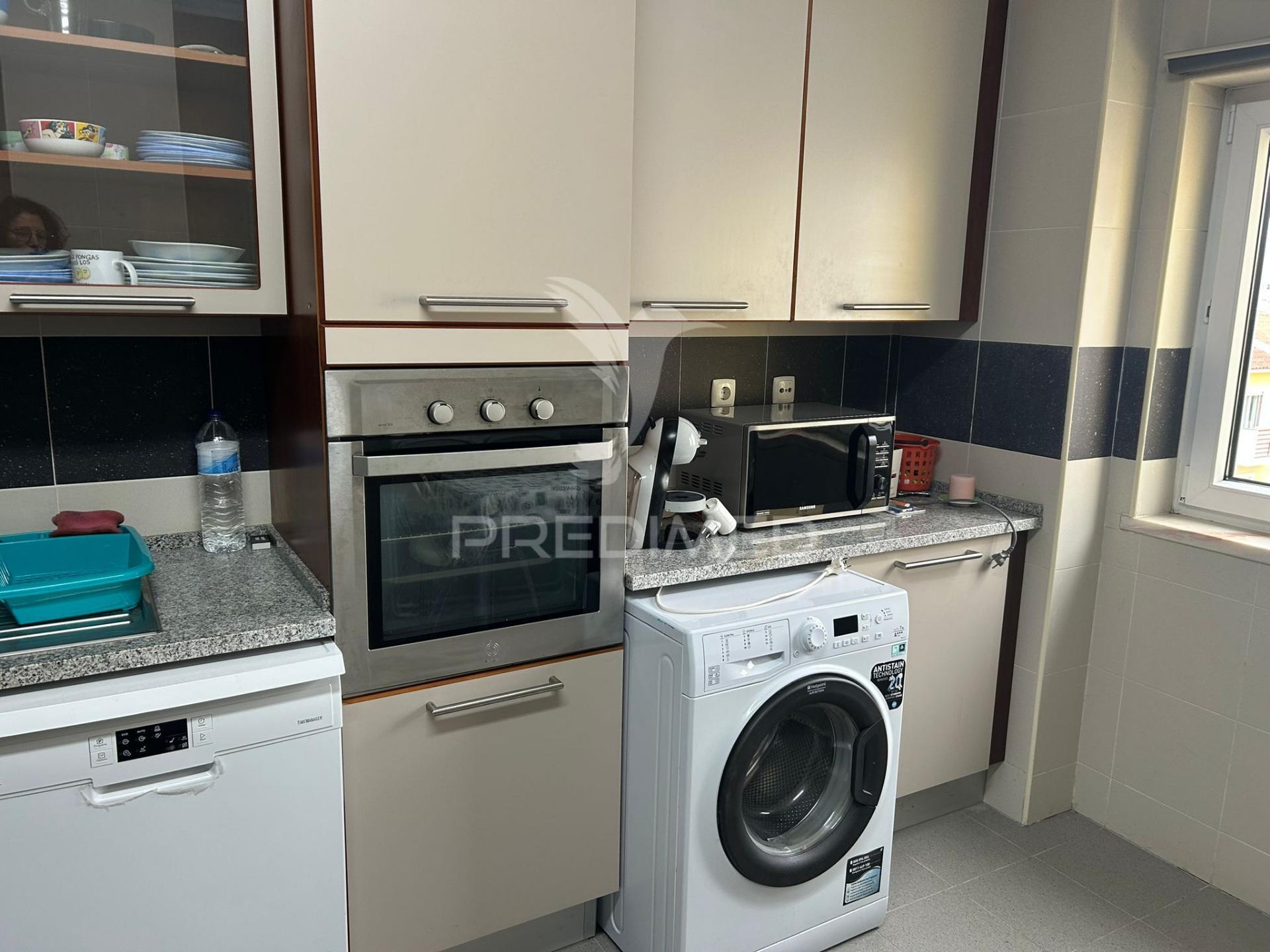 Apartamento t3 com parqueamento em bucelas