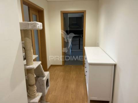 Apartamento t3 com parqueamento em bucelas