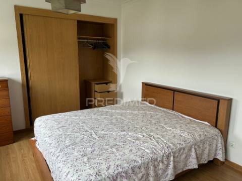 Apartamento t3 com parqueamento em bucelas